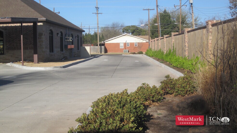 More Photos Of 5424 19th St, Lubbock Loft Creative Space For Sale