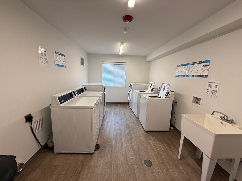 More Photos Of 2331 S Cedar St, Ottawa Apartments For Sale