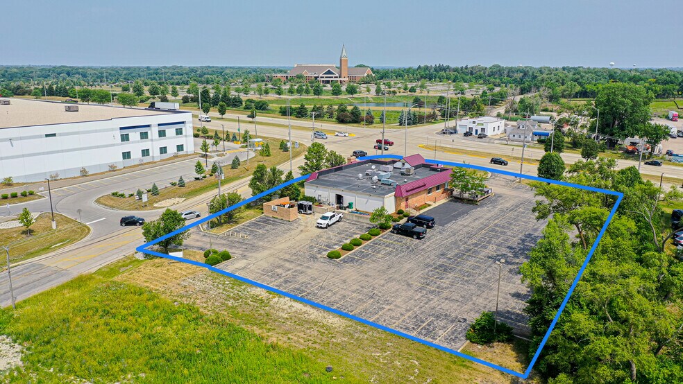 More Photos Of 27W371 North Ave, West Chicago Restaurant For Sale