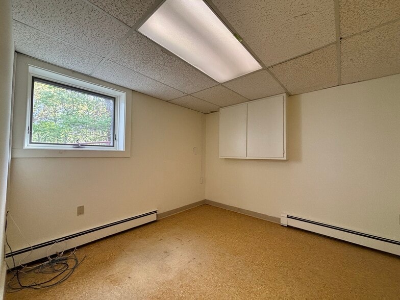 More Photos Of 60 Cottage St, Great Barrington Office For Sale