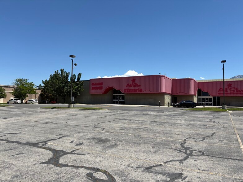 More Photos Of 10535 S State St, Sandy Freestanding For Lease