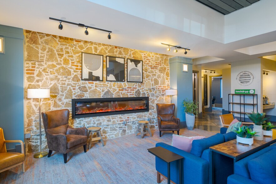 More Photos Of 8105 Rasor Blvd, Plano Coworking Space