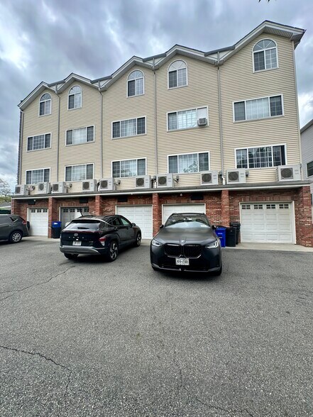 More Photos Of 5279 Arthur Kill Rd, Staten Island Apartments For Sale