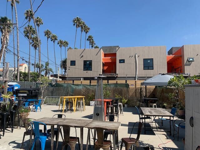 More Photos Of 2003-2011 Main St, Santa Monica Freestanding For Sale