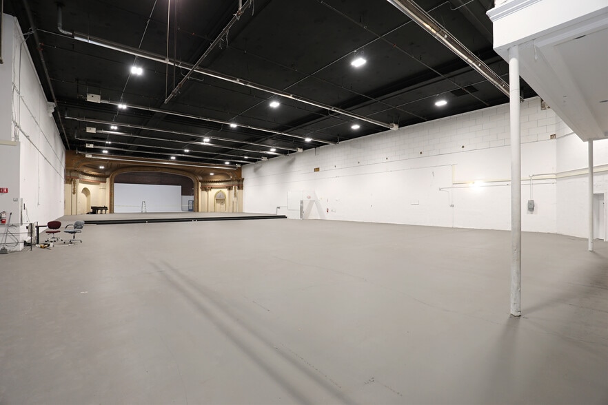 More Photos Of 323 Wall St, Kingston Theater Concert Hall For Lease