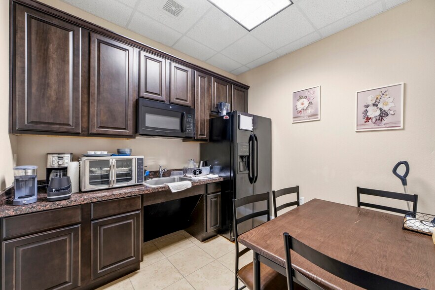 More Photos Of 2219 Sawdust Rd, The Woodlands Office For Sale