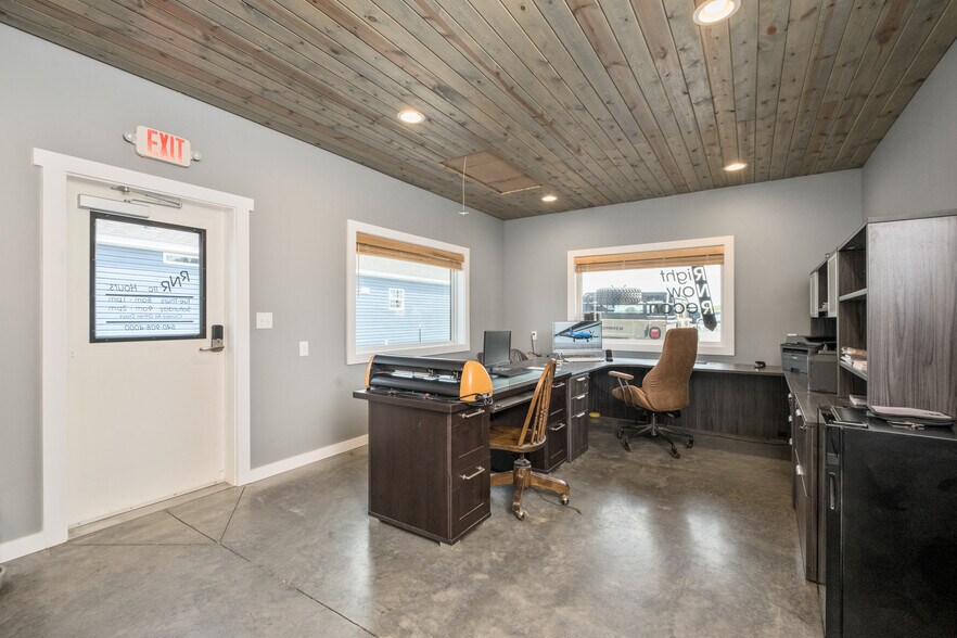 More Photos Of 815 N Main St, Mount Crawford Auto Repair For Sale