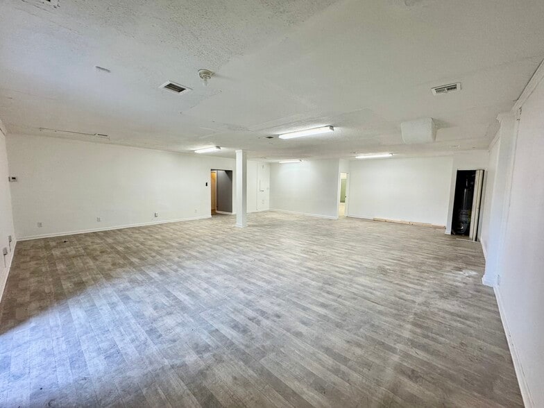 Primary Photo Of 133 E Parris Ave, High Point Freestanding For Lease