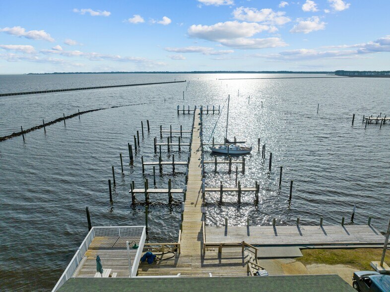 More Photos Of 738 E Main St, Belhaven Hotel For Sale