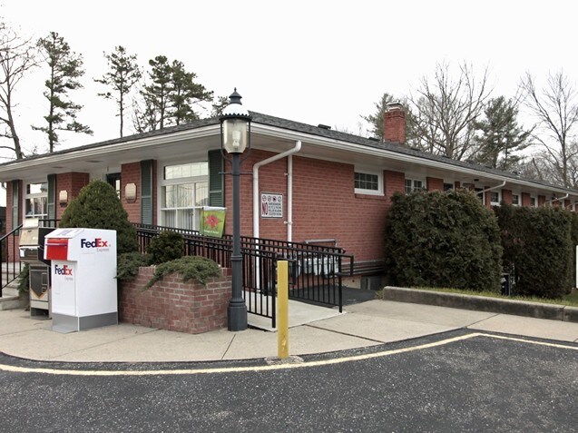More Photos Of 19 N County Line Rd, Jackson Medical For Lease