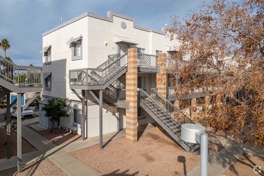 Primary Photo Of 2302 W Colter St, Phoenix Apartments For Lease