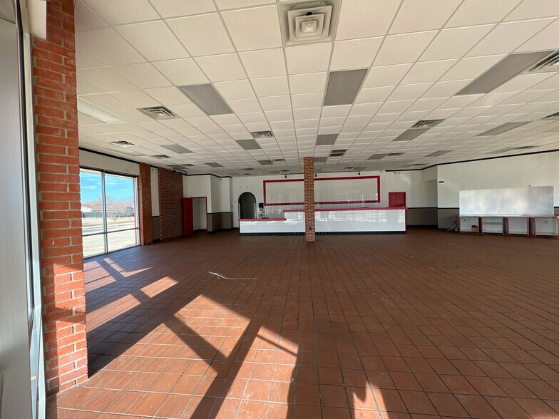 More Photos Of 5959 NW Expressway St, Oklahoma City Freestanding For Lease