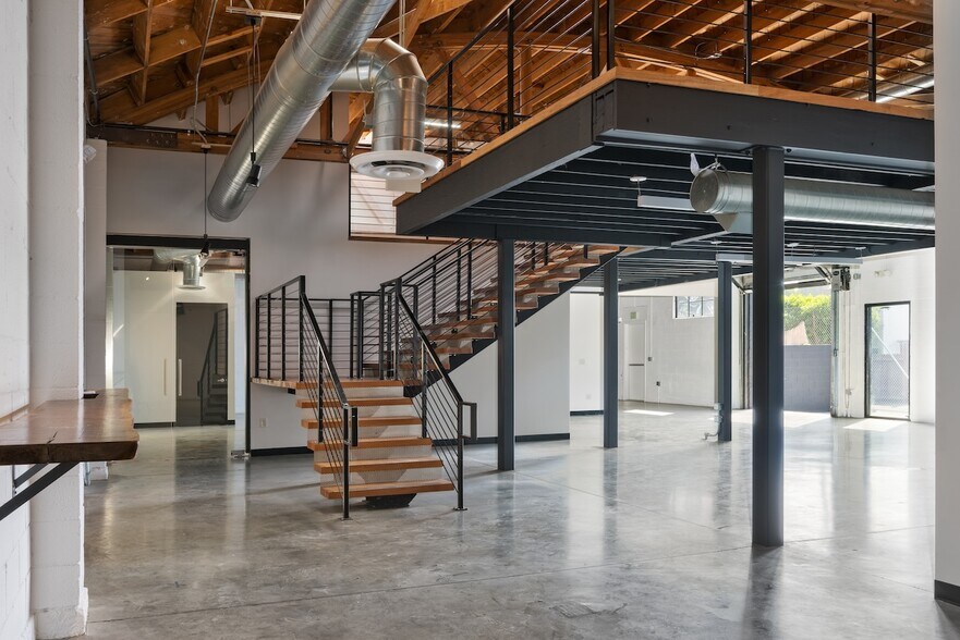 More Photos Of 4310-4312 W Jefferson Blvd, Los Angeles Loft Creative Space For Lease