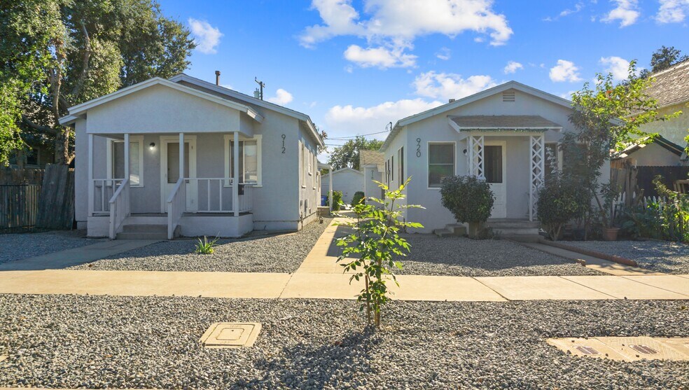 Primary Photo Of 920 W 3rd St, Pomona Apartments For Sale