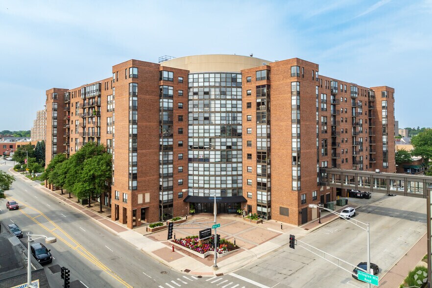 Primary Photo Of 170-200 N Arlington Heights Rd, Arlington Heights Apartments For Lease