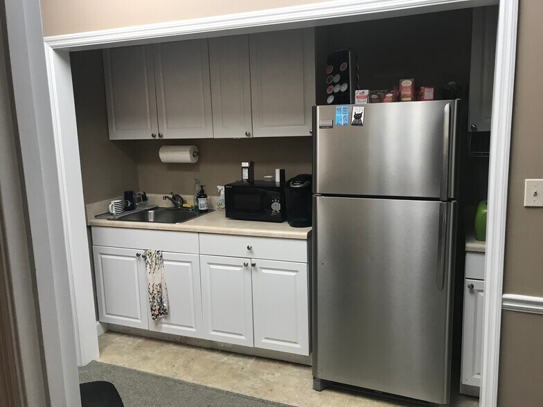 More Photos Of 2849 Henderson Mill Rd NE, Chamblee Medical For Lease