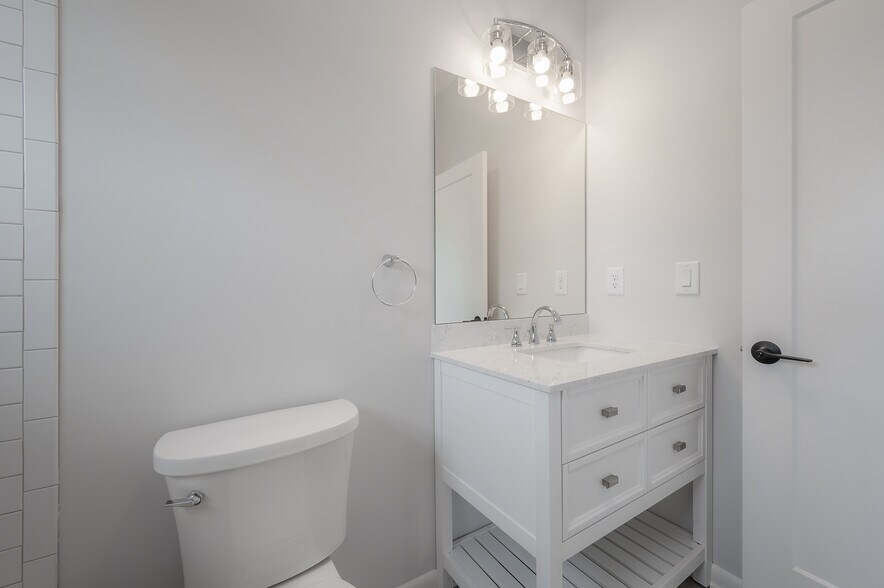 More Photos Of 3921 State St, Tampa Specialty For Sale