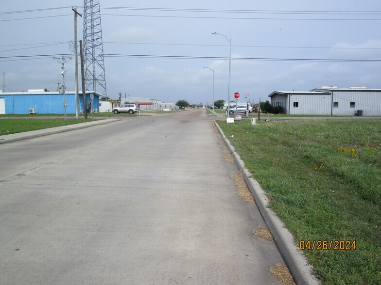 More Photos Of Avenue J @ Skinner, Freeport Land For Sale