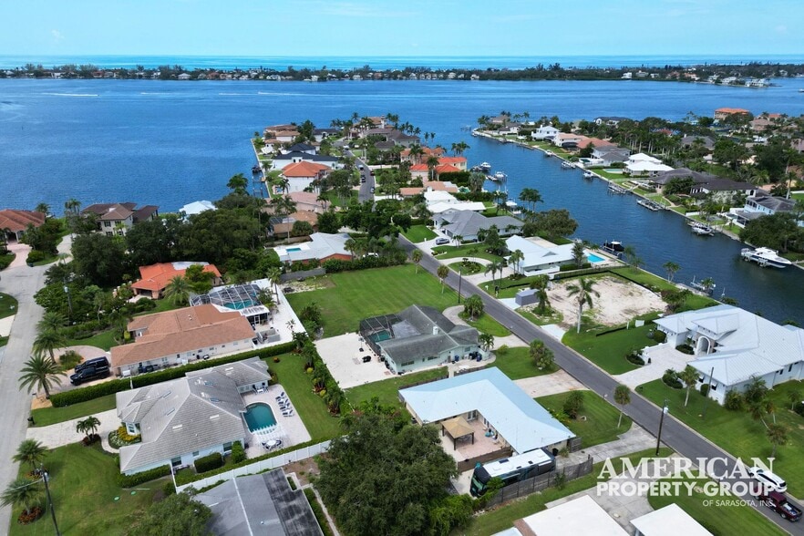 More Photos Of 1848 Southpointe Dr, Sarasota Apartments For Sale