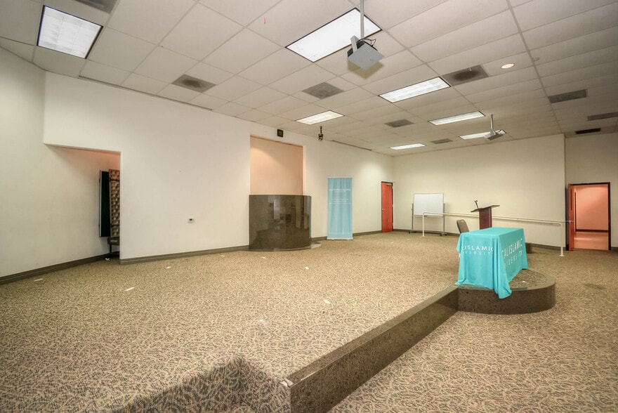More Photos Of 570 S State College Blvd, Fullerton Warehouse For Sale