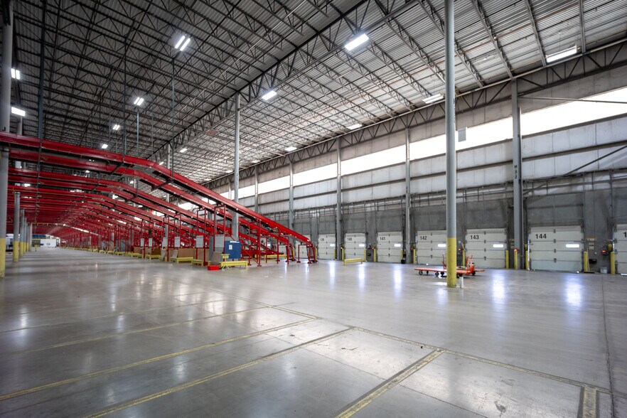More Photos Of 2306 Enterprise Blvd, Durant Distribution For Lease