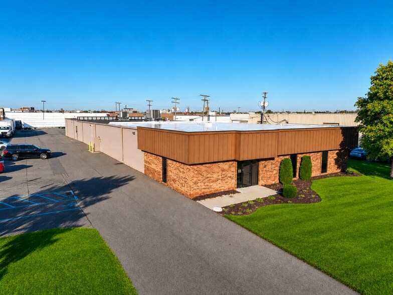 Primary Photo Of 375 Robbins Dr, Troy Light Distribution For Sale