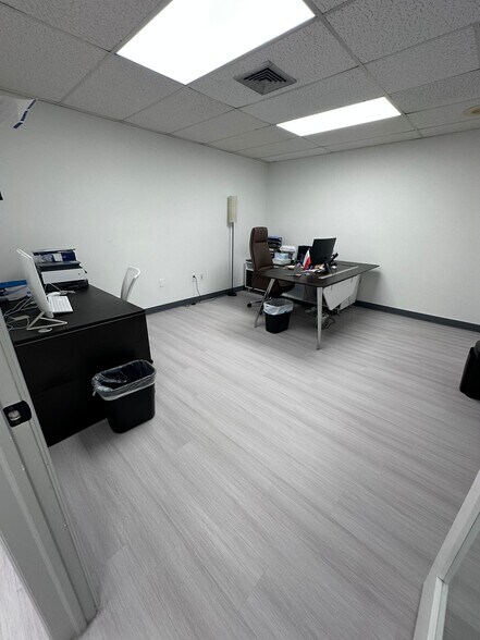 More Photos Of 4101 Ravenswood Rd, Dania Beach Office For Lease