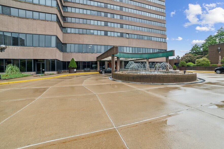 More Photos Of 1301 Grandview Ave, Pittsburgh Office For Lease