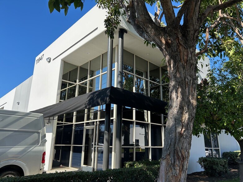 More Photos Of 11947 Florence Ave, Santa Fe Springs Manufacturing For Lease