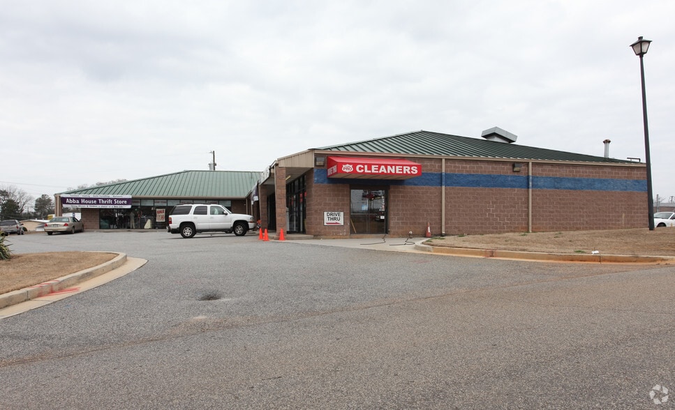 More Photos Of 3427 Keith Bridge Rd, Cumming Unknown For Lease