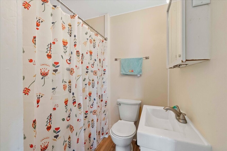 More Photos Of 200 & 204 W Main St, Waunakee Storefront Retail Residential For Sale