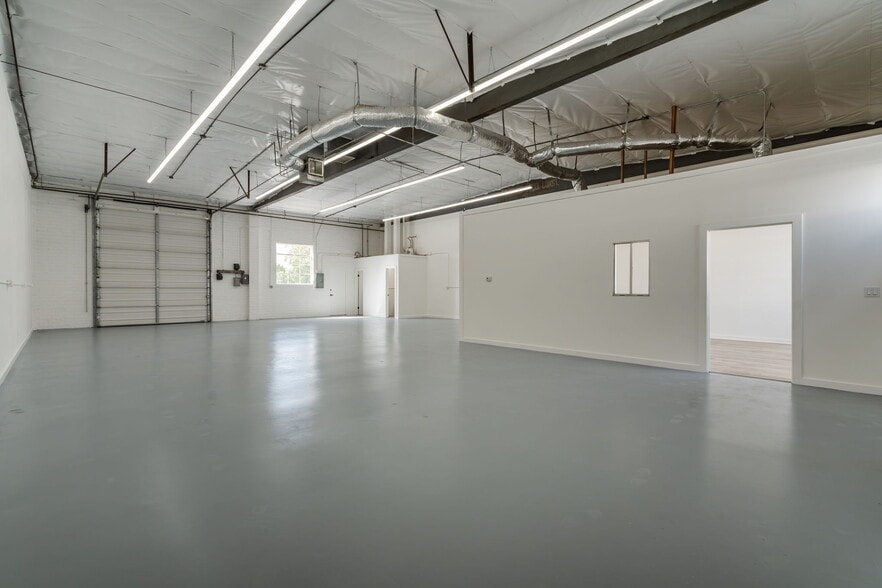More Photos Of 8210 Lankershim Blvd, North Hollywood Warehouse For Lease