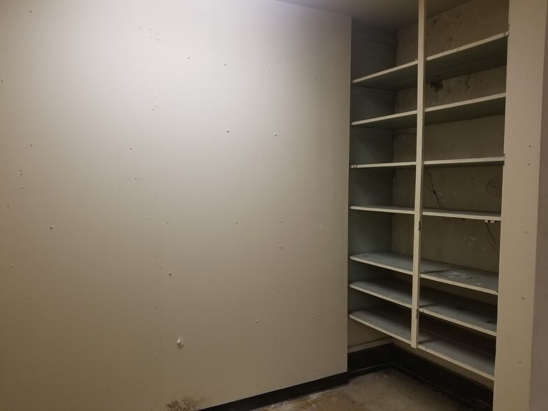 More Photos Of 505-511 5th St, Sioux City Office For Sale