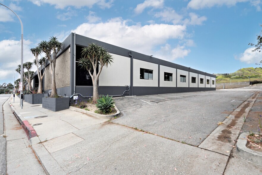 More Photos Of 10150-10200 Jefferson Blvd, Culver City Warehouse For Lease