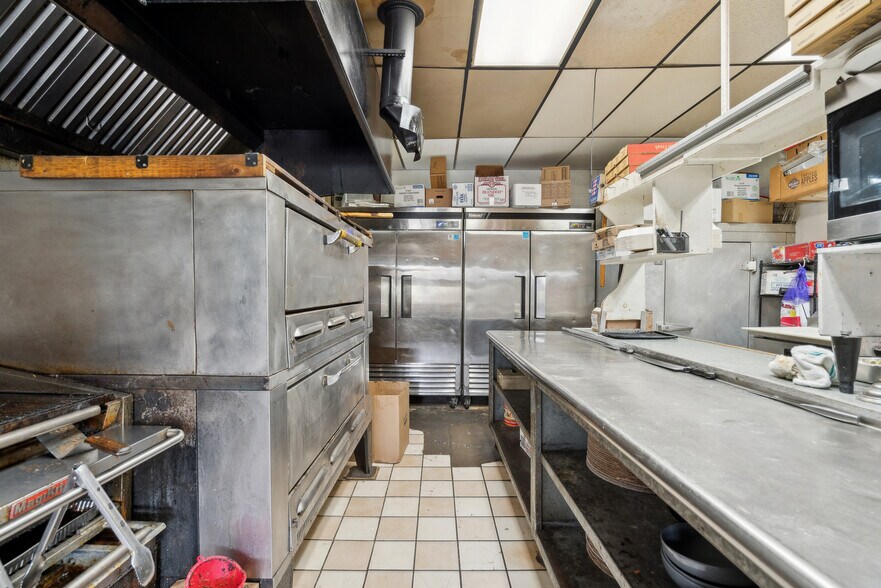 More Photos Of 456 US-5, Fairlee Restaurant For Sale