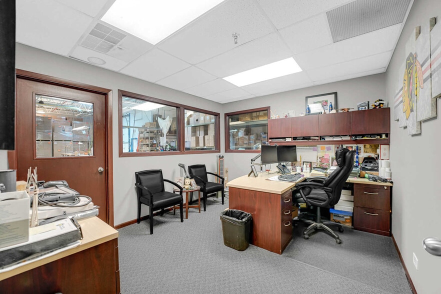 More Photos Of 1175 Jansen Farm Ct, Elgin Warehouse For Sale