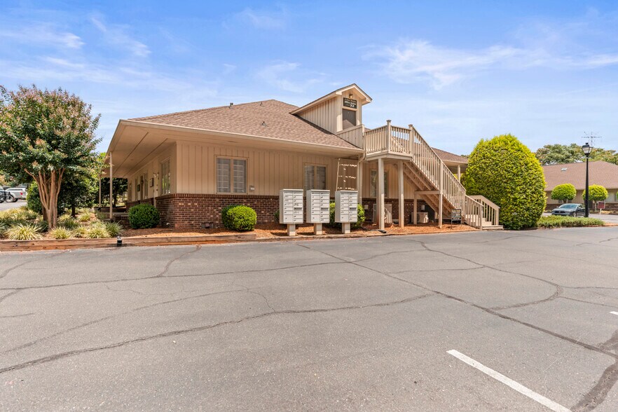More Photos Of 4371 Charlotte Hwy, Clover Office For Sale