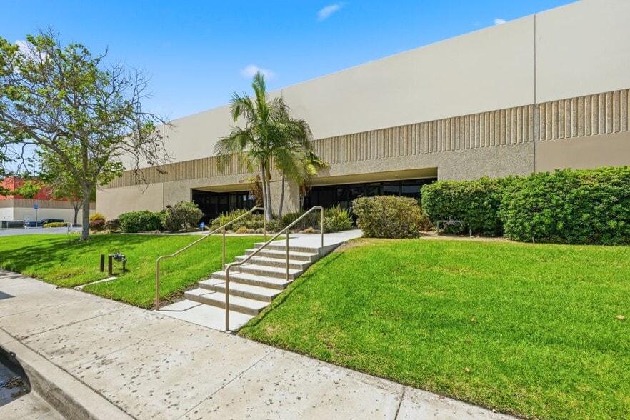 More Photos Of 8330 Miralani Dr, San Diego Manufacturing For Lease