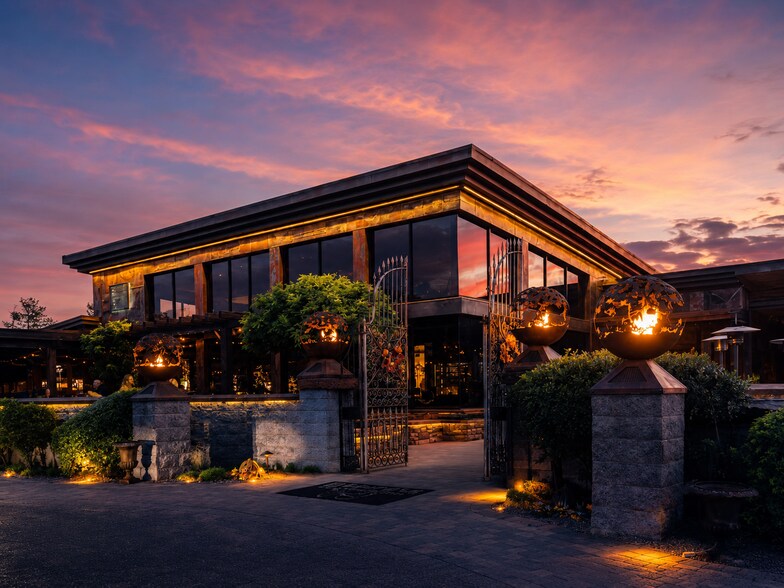 More Photos Of 700 W Highway 89A, Sedona Restaurant For Sale