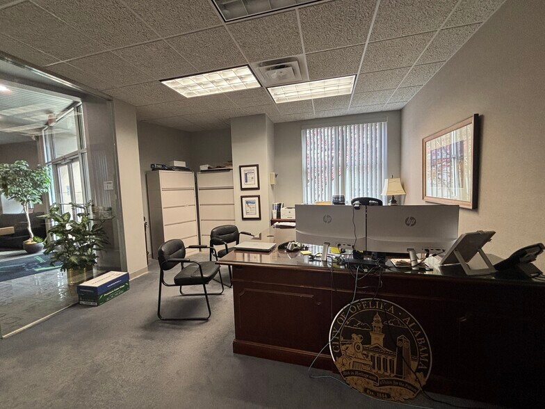 More Photos Of 6400 Peake Rd, Macon-Bibb Office For Sale