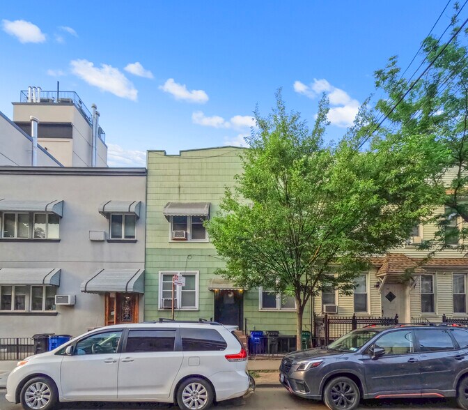 More Photos Of 479 Woodward Ave, Ridgewood Apartments For Sale