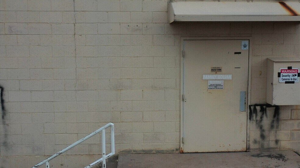 More Photos Of 684 S Main St, Cedar City Drugstore For Lease