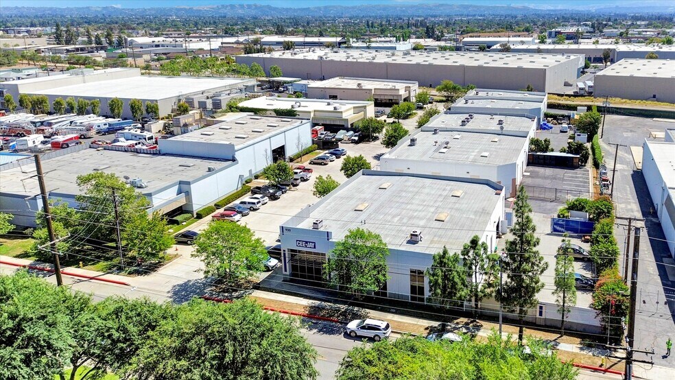 More Photos Of 920 W 10th St, Azusa Warehouse For Sale