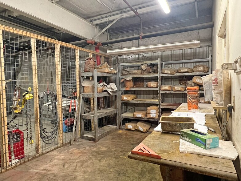 More Photos Of 711 Beaver Rd, Girard Warehouse For Sale