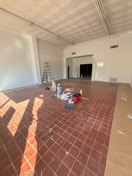 More Photos Of 219 S Gadberry St, Union Industrial For Lease