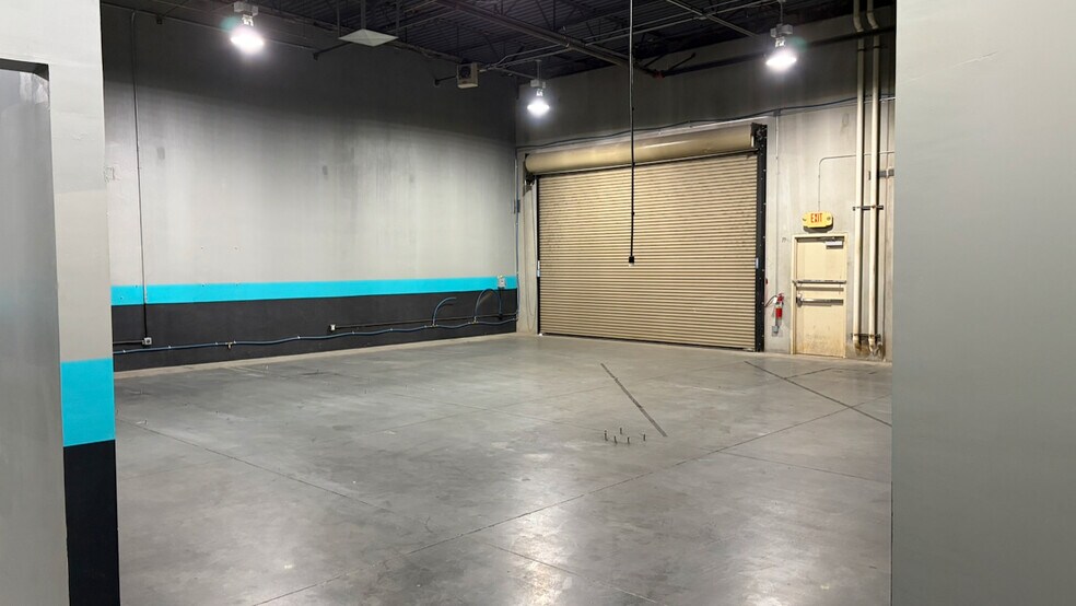 Primary Photo Of 5136 W Patrick Ln, Las Vegas Warehouse For Lease