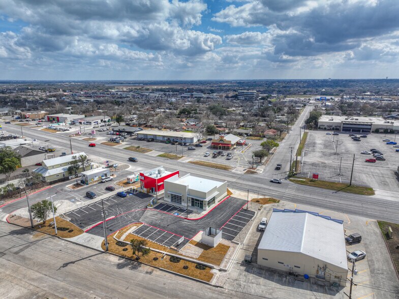 More Photos Of 596 S Business Ih 35, New Braunfels Freestanding For Lease