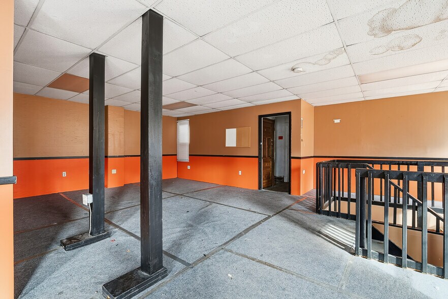 More Photos Of 8 W Olive St, Scranton Office For Sale