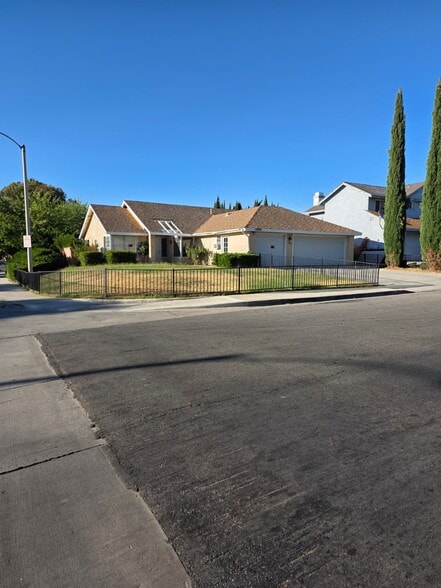 More Photos Of 3833 E Avenue R12, Palmdale Healthcare For Sale