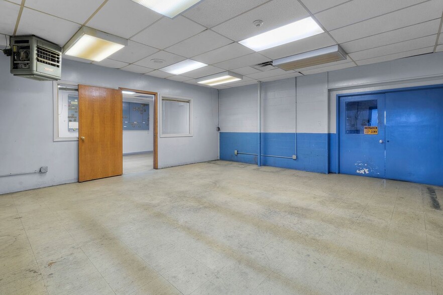 More Photos Of 1301 S 6th St, Noblesville Manufacturing For Sale